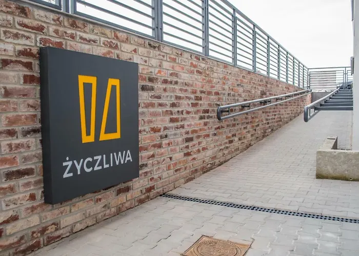 Zyczliwa Centrum Konferencyjno-sportowe *